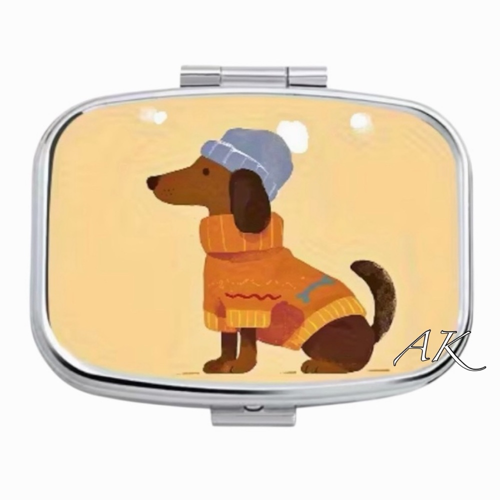 Dachshund Pill Box 🐾 Doxie Wiener